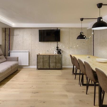 Apartamentos La Muralla De Хака Экстерьер фото