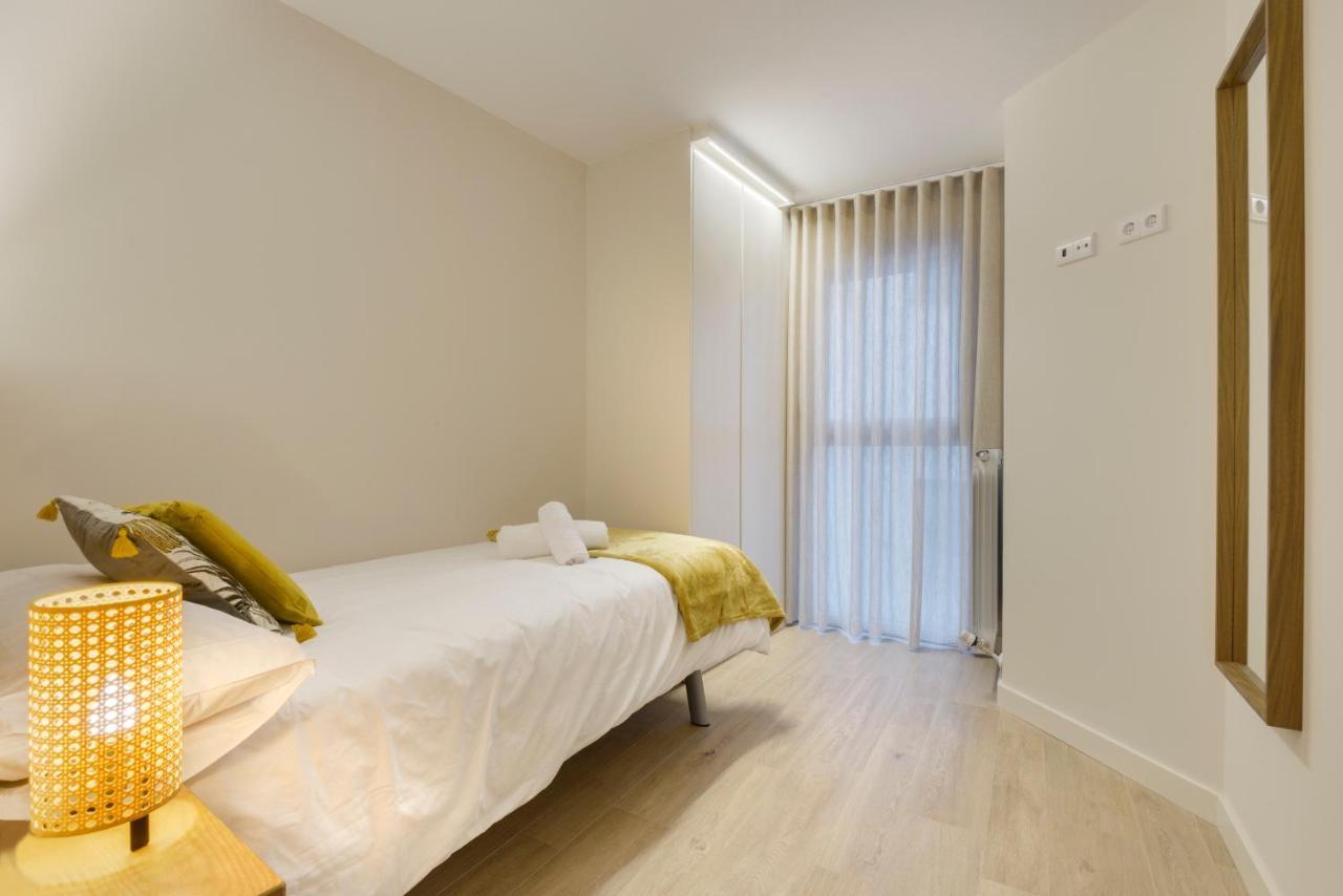 Apartamentos La Muralla De Хака Экстерьер фото