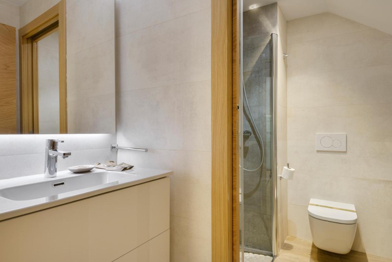 Apartamentos La Muralla De Хака Экстерьер фото