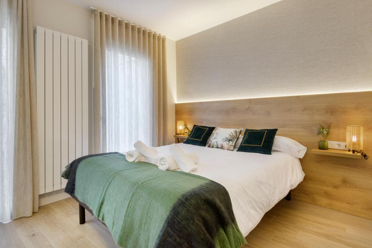 Apartamentos La Muralla De Хака Экстерьер фото