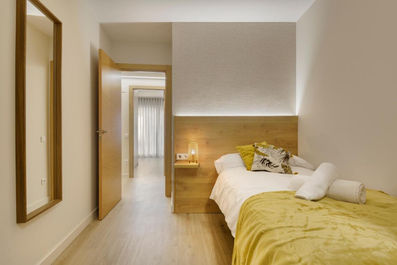 Apartamentos La Muralla De Хака Экстерьер фото